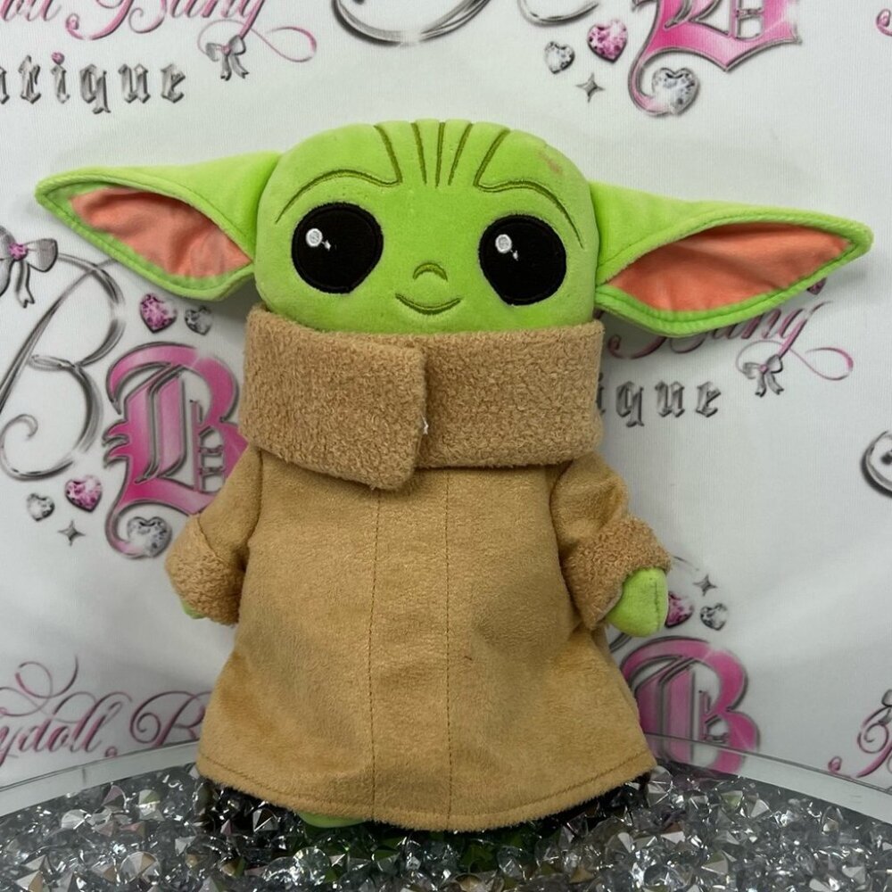 Disney baby yoda grogu Star Wars Velcro scarf  Green Plush Toy with Tan Coat